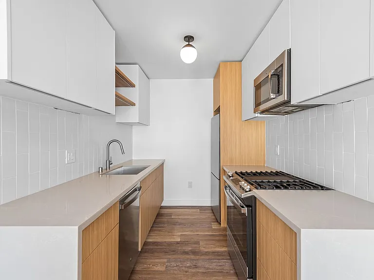 1563 Gordon St — Photo 25