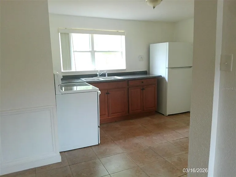 808 S Central Ave — Photo 5