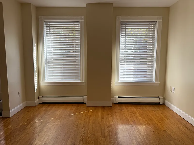 18 Holmes St #1 — Photo 3