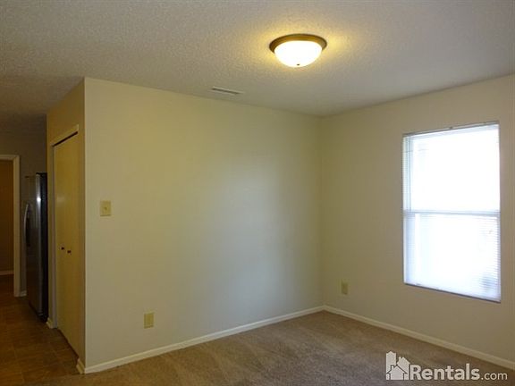 4th image of 1012 Highpointe Blvd