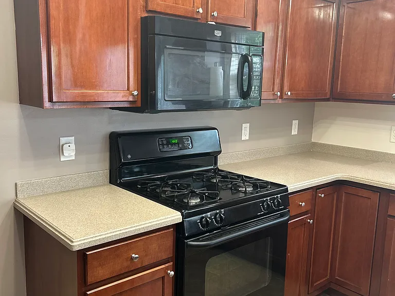 6631 Lovell Ct — Photo 10