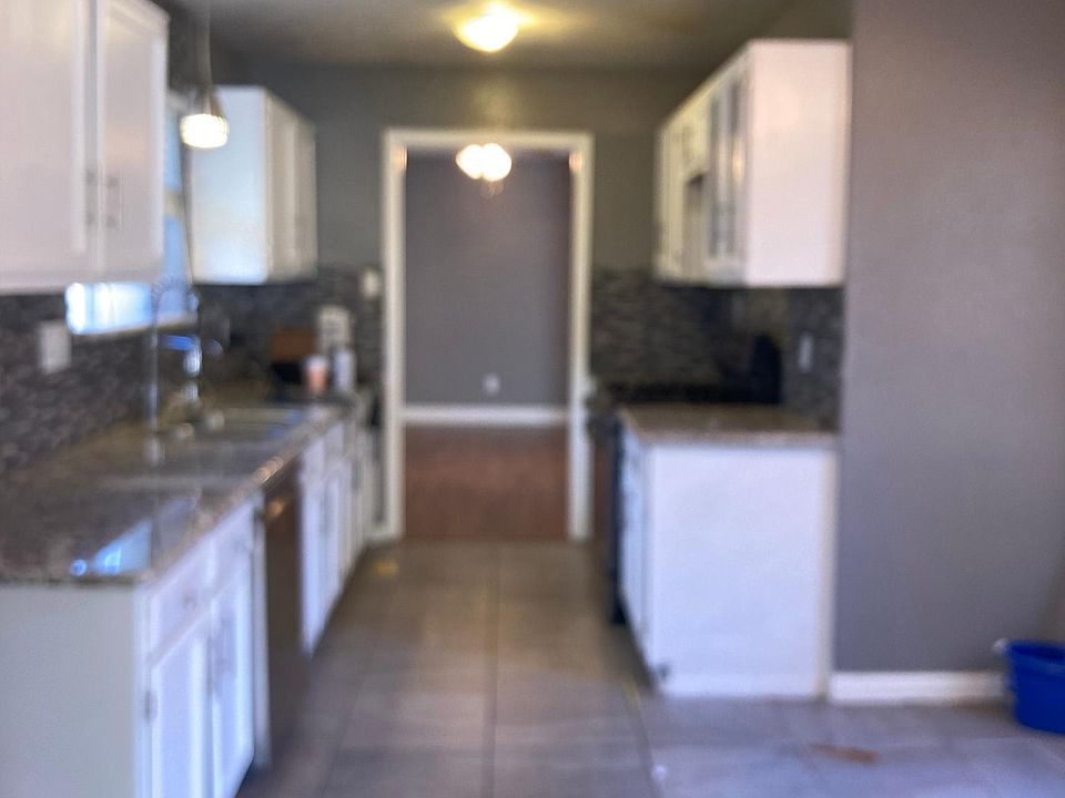 2nd image of 10905 Mesquite Dr