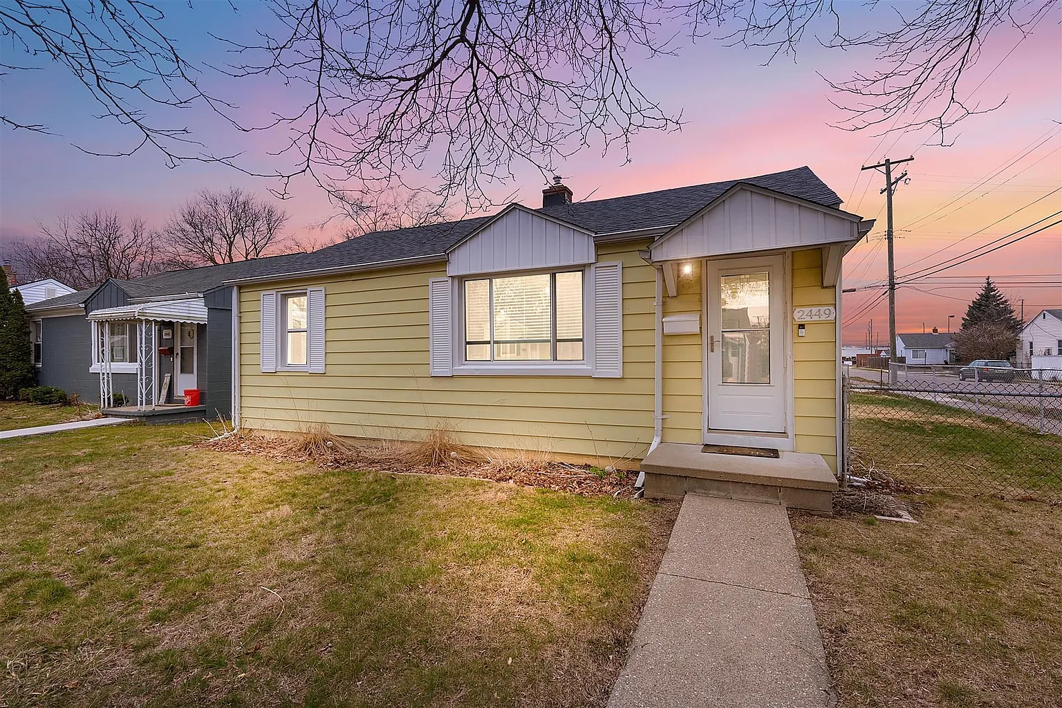 2449 Harris St photo 1