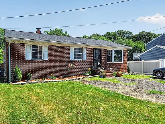 3rd image of 130 Margate Dr