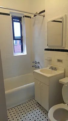 Rented by Giaps Realty Group LLC | media 7