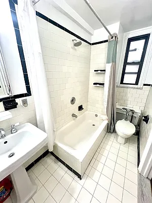 Rented by R New York | media 18