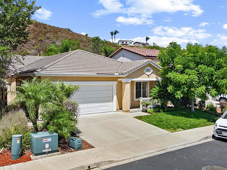 209 Canyon Creek Way — Photo 3