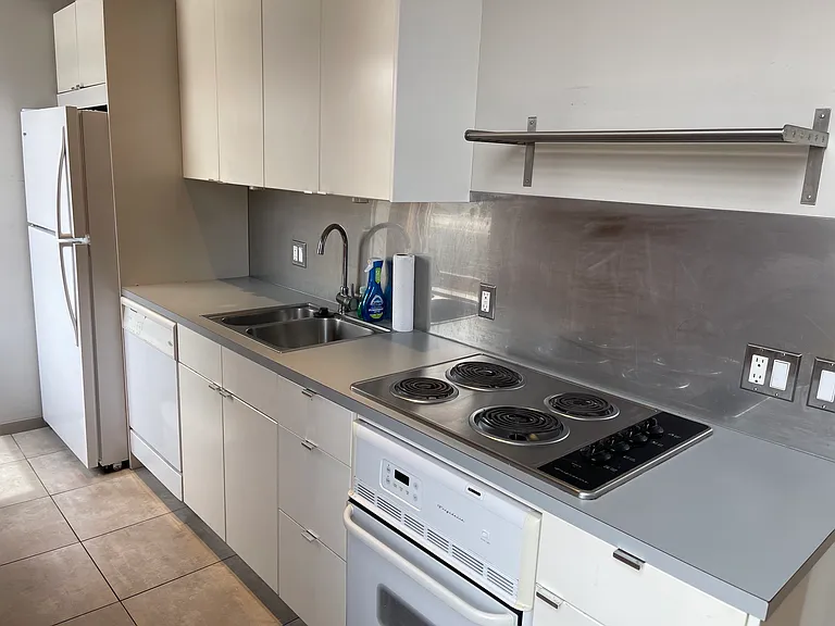 146 S Market St #240 — Photo 6