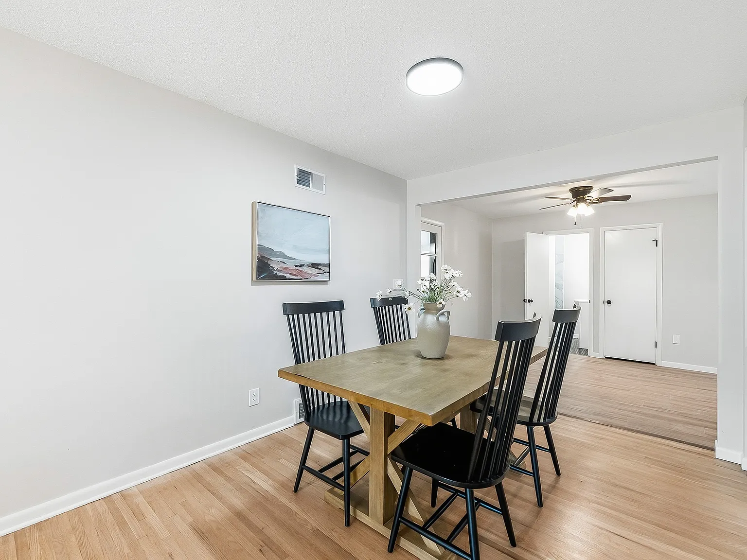 3 bed, 1900 sqft, $1,995 — Photo 3