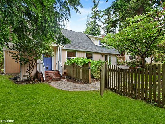 2nd image of 1921 NE Willow Ave