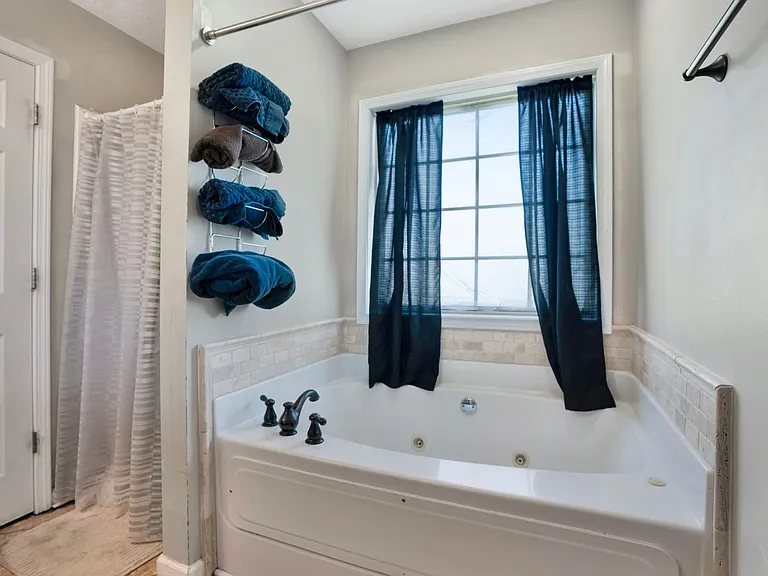 1213 Chinook Cir — Photo 15
