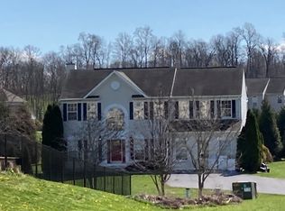 390 Crushed Apple Dr, Martinsburg, WV 25403