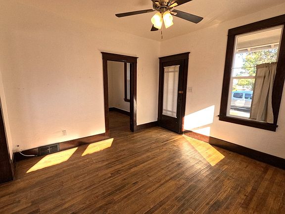 5th image of 602 Curtis St