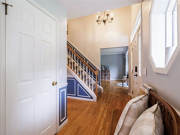 3rd image of 838 Houston Rd