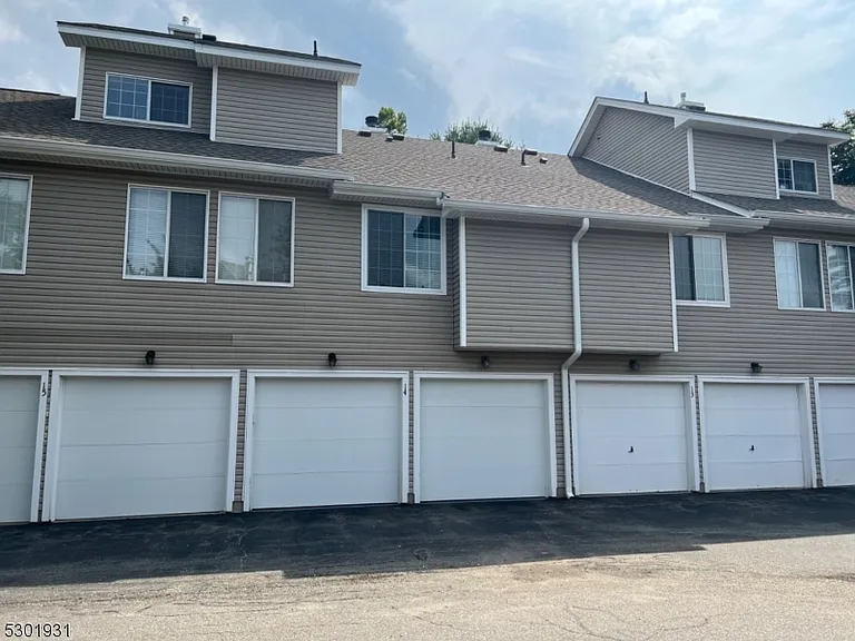 14 Stevens Ct — Photo 4