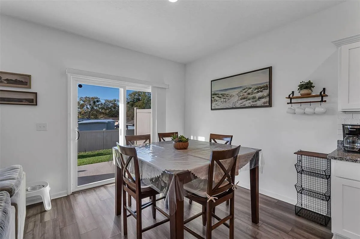 3 bed, 2.5 bath, 1471 sqft, $2,700 — Photo 4