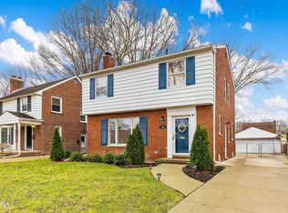 1915 Stanhope St, Grosse Pointe Woods, MI 48236