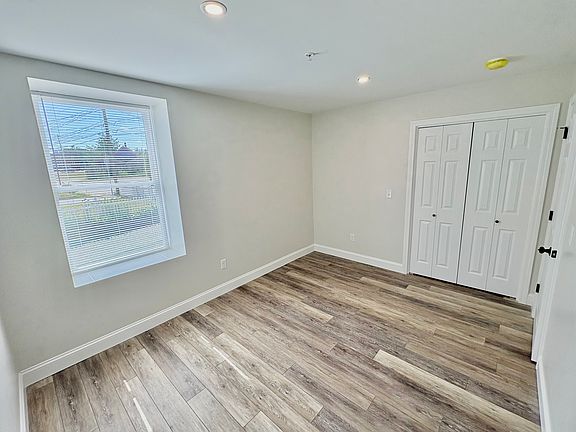 5th image of 37 Cottage St #C