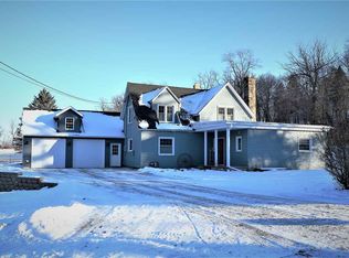 916 Pleasant Ave, Decorah, IA 52101