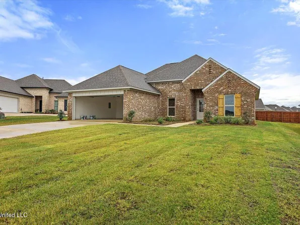 125 Southern Oak Way, Canton, MS 39046