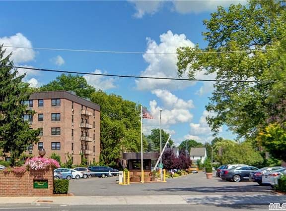 4th image of 2 Birchwood Ct APT 3A