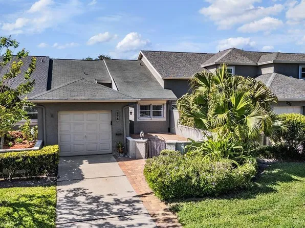274 Buckingham Pl, Palm Harbor, FL 34684