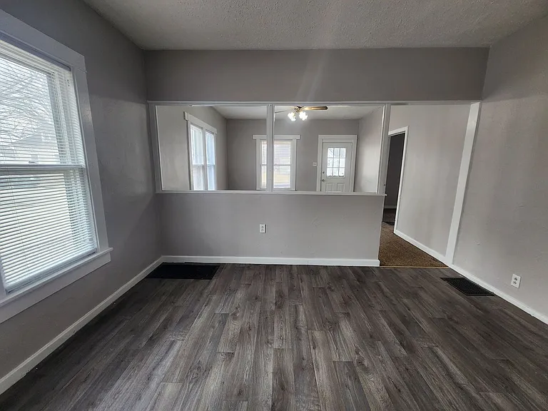 1436 Sycamore St — Photo 4