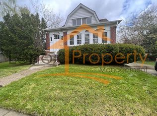 22534 Shakespeare Ave, Eastpointe, MI 48021