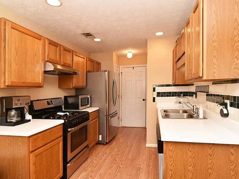 13361 Harpley Ct — Photo 12