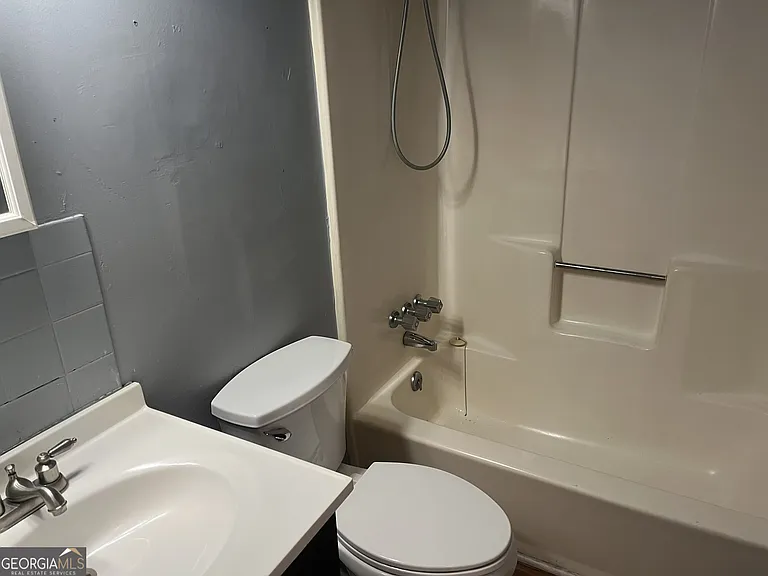 2561 Lewfield Cir SE — Photo 17