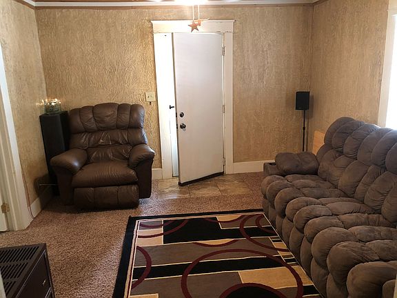 2nd image of 1366 Missouri St