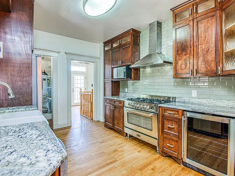2909 Copper Ave — Photo 2