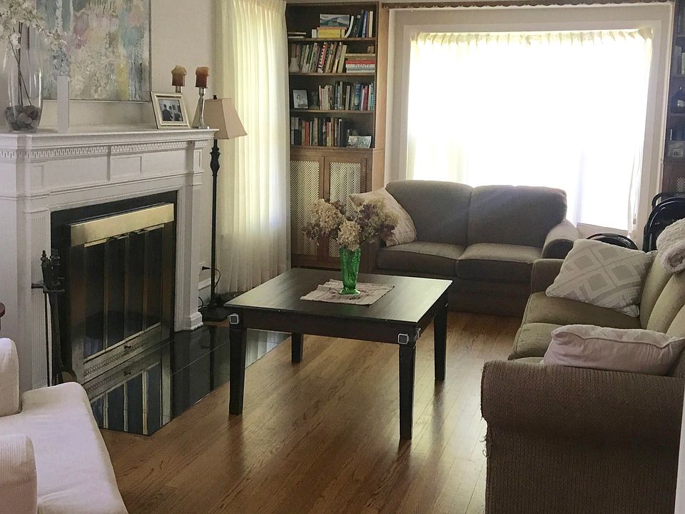 1st image of 424 Broadview Ave