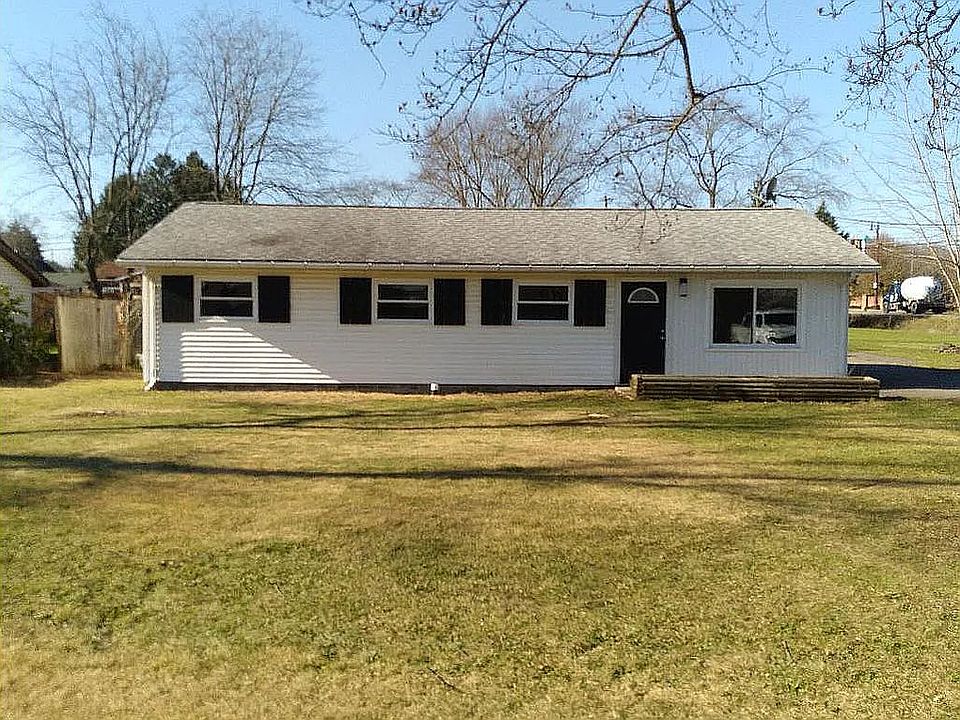 1st image of 102 Chadborne Ct