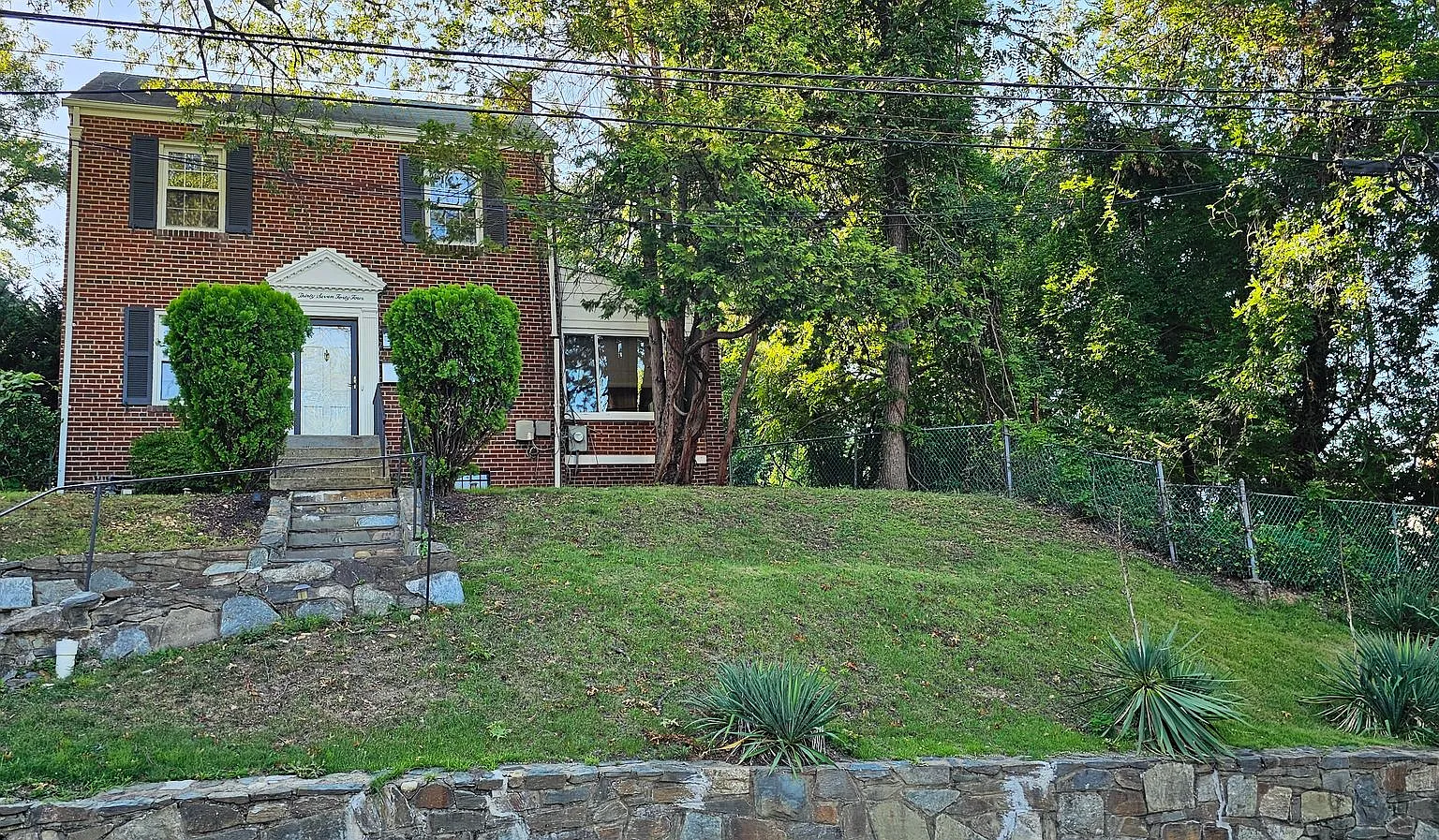 Spacious Hillcrest Home w/ Parking in Prime DC Location. Available Now! — Photo 1