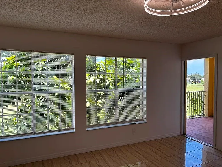 6292 La Costa Dr #H — Photo 3