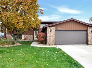 1825 W Woodland Ave, Addison, IL 60101