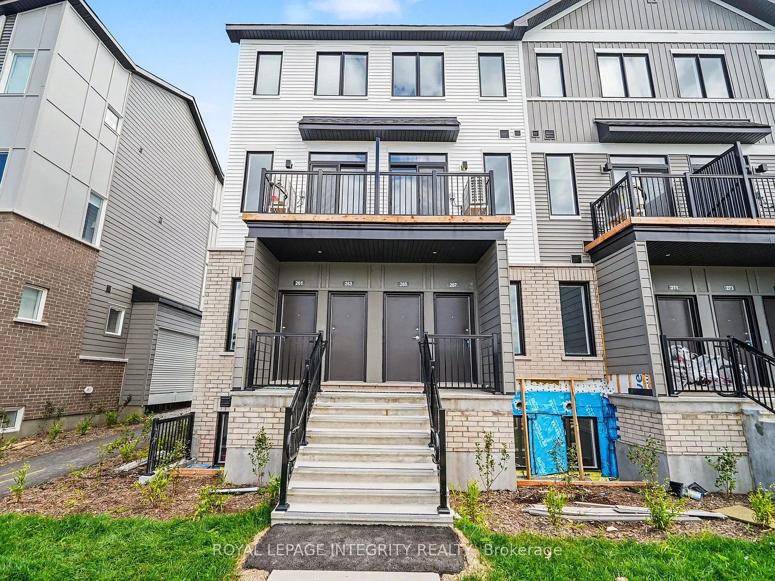 3 bed, $2,200 — Photo 2