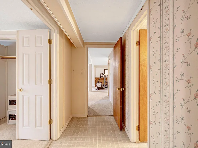 5315 Summit Dr — Photo 40