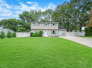 5 Dolphin Dr, Centereach, NY 11720