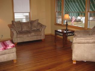 2406 S 49th St, Omaha, NE 68106