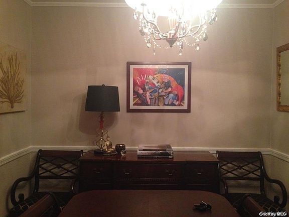 4th image of 2 Town House Place #1J