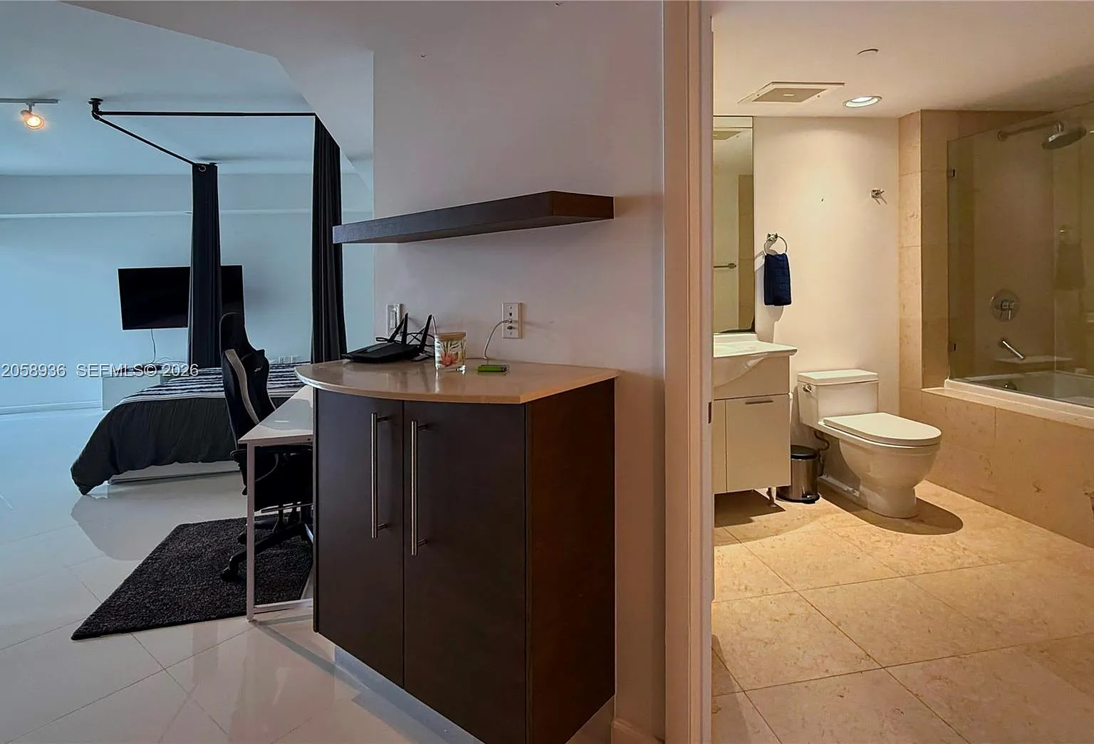 Iconbrickell Condo No 1 — Photo 2