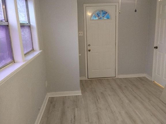 2nd image of 502 E Lott Ave #L