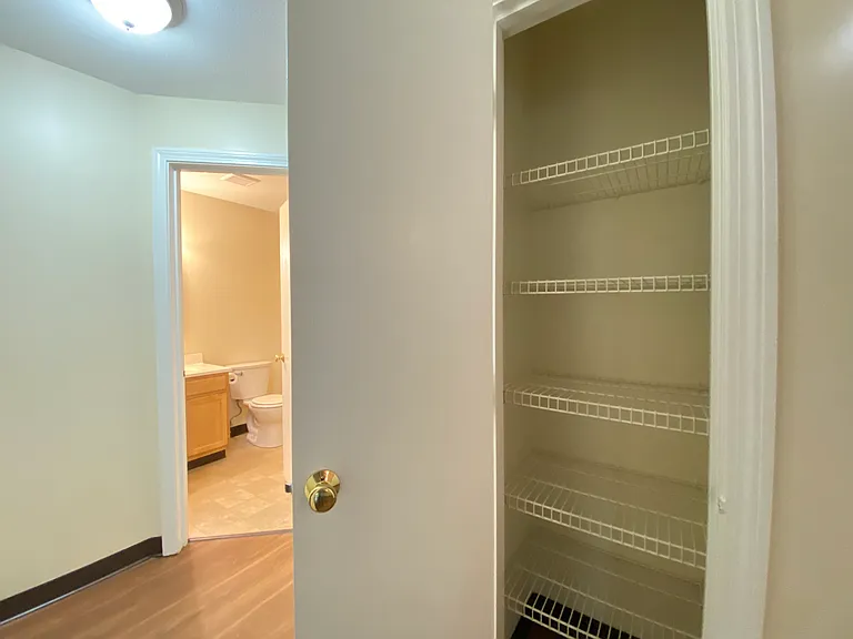 Sunset Ridge Apartments — Photo 35