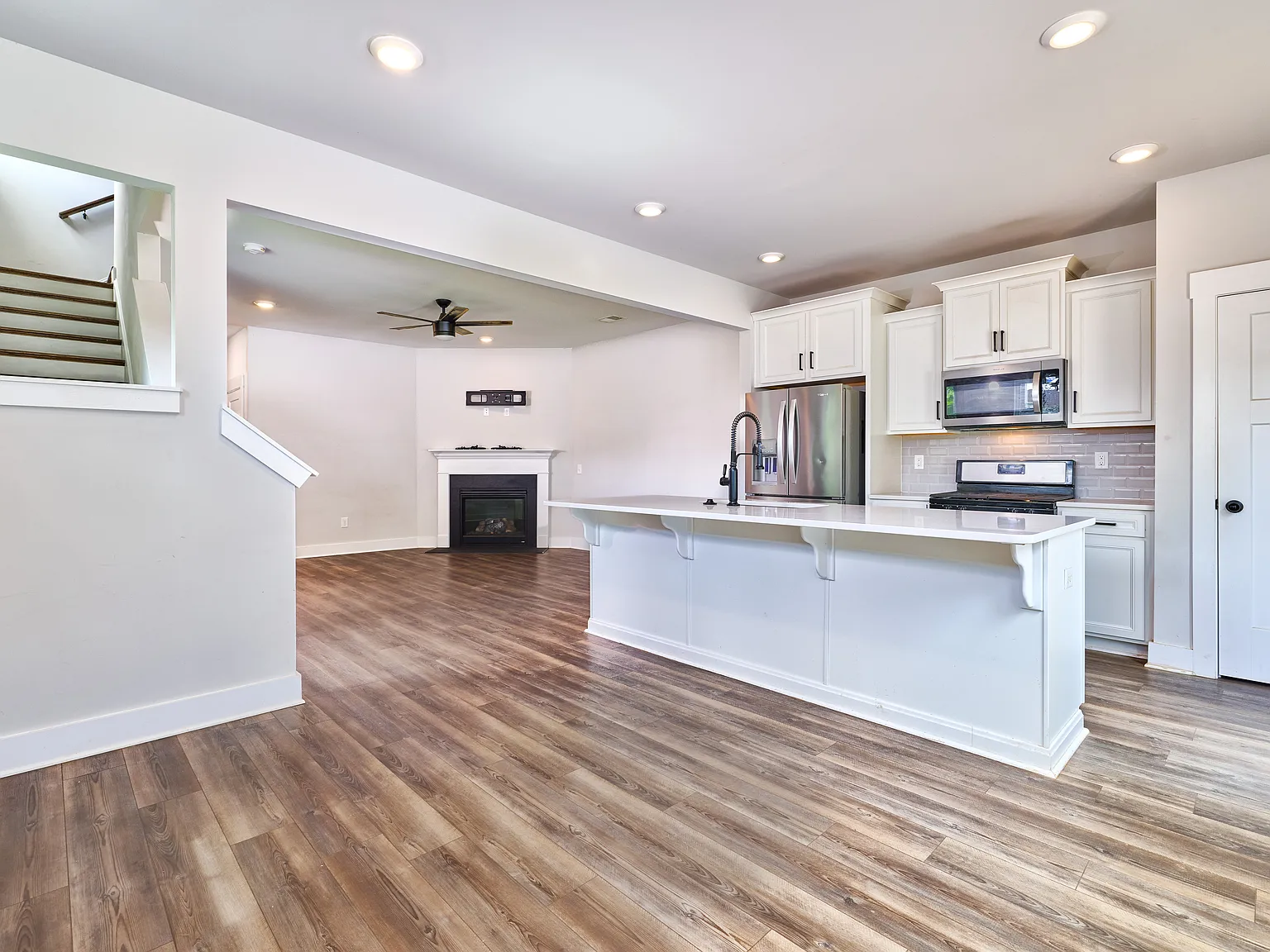 3 bed, 1650 sqft, $1,600 — Photo 3