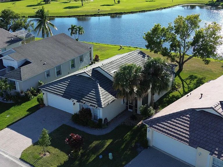 532 SW Indian Key Dr — Photo 36