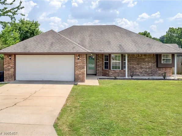 135 Commanche Loop, Roland, OK 74954