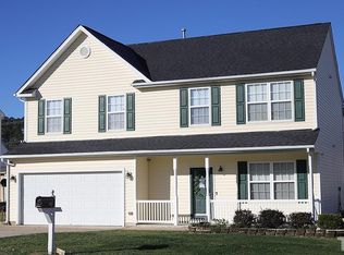 1304 Heritage Manor Dr, Raleigh, NC 27610