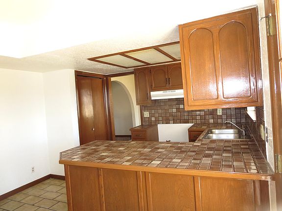 5th image of 1708 Glen Campbell Dr